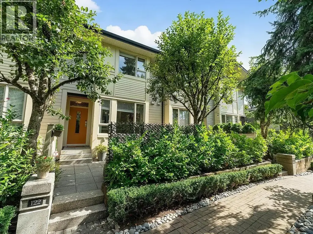 122 9229 University Crescent, Burnaby