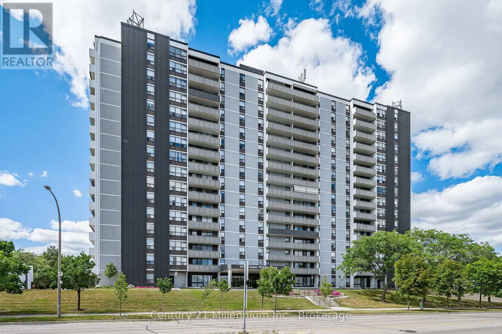 1605 - 2055 Upper Middle Road, Burlington (Brant Hills)