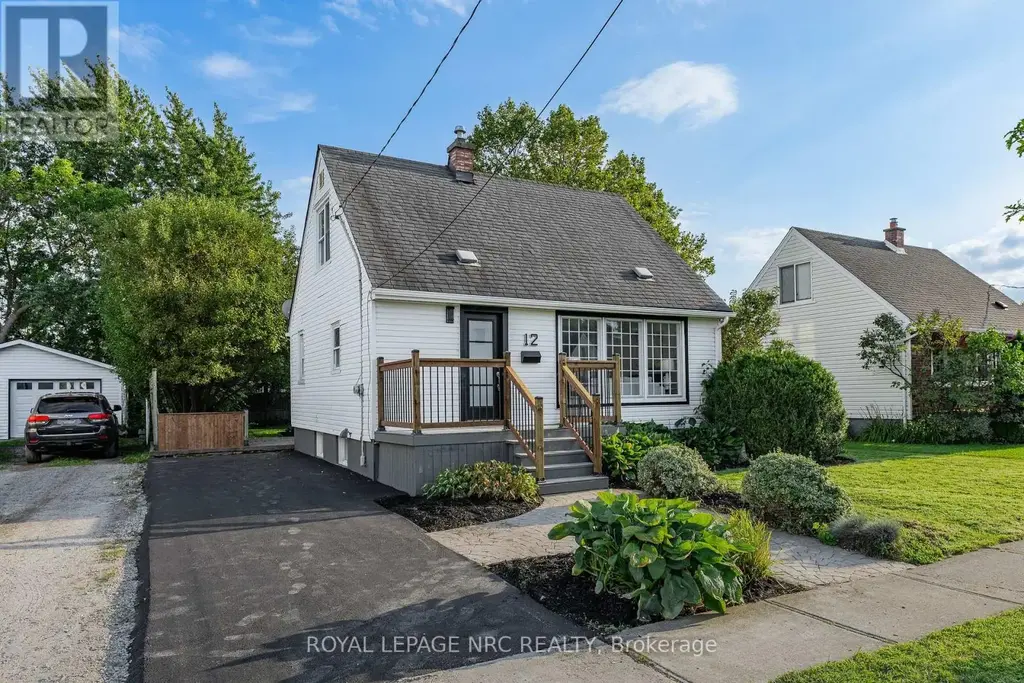 12 Admiral Road, St. Catharines (Secord Woods)