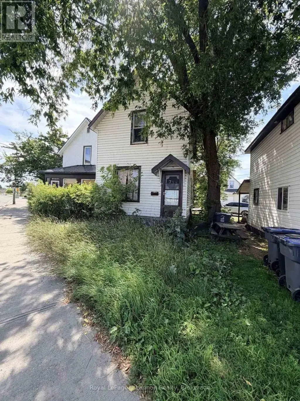 733 Simpson Street, Thunder Bay (East End)