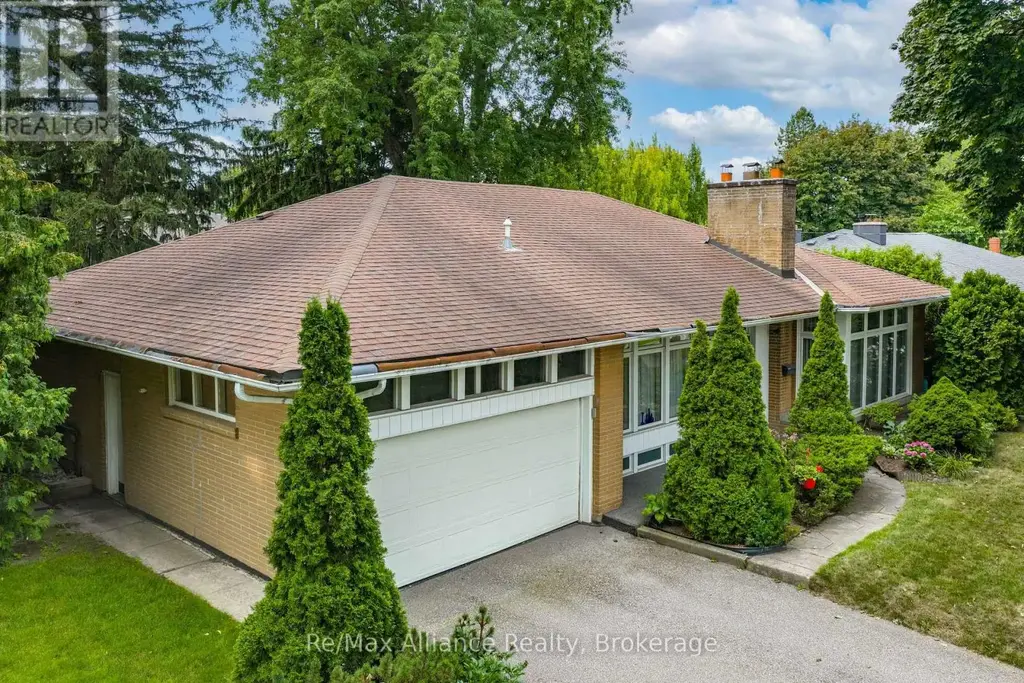410 The Kingsway, Toronto (Princess-Rosethorn)