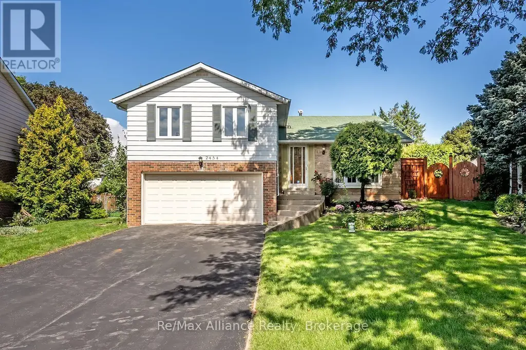 2454 Woking Crescent, Mississauga (Sheridan)