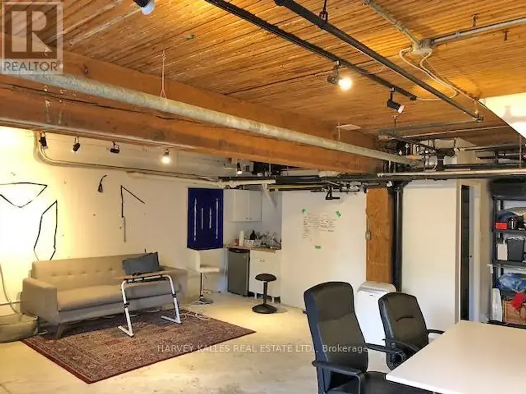 L02 - 77 Florence Street, Toronto (Little Portugal)