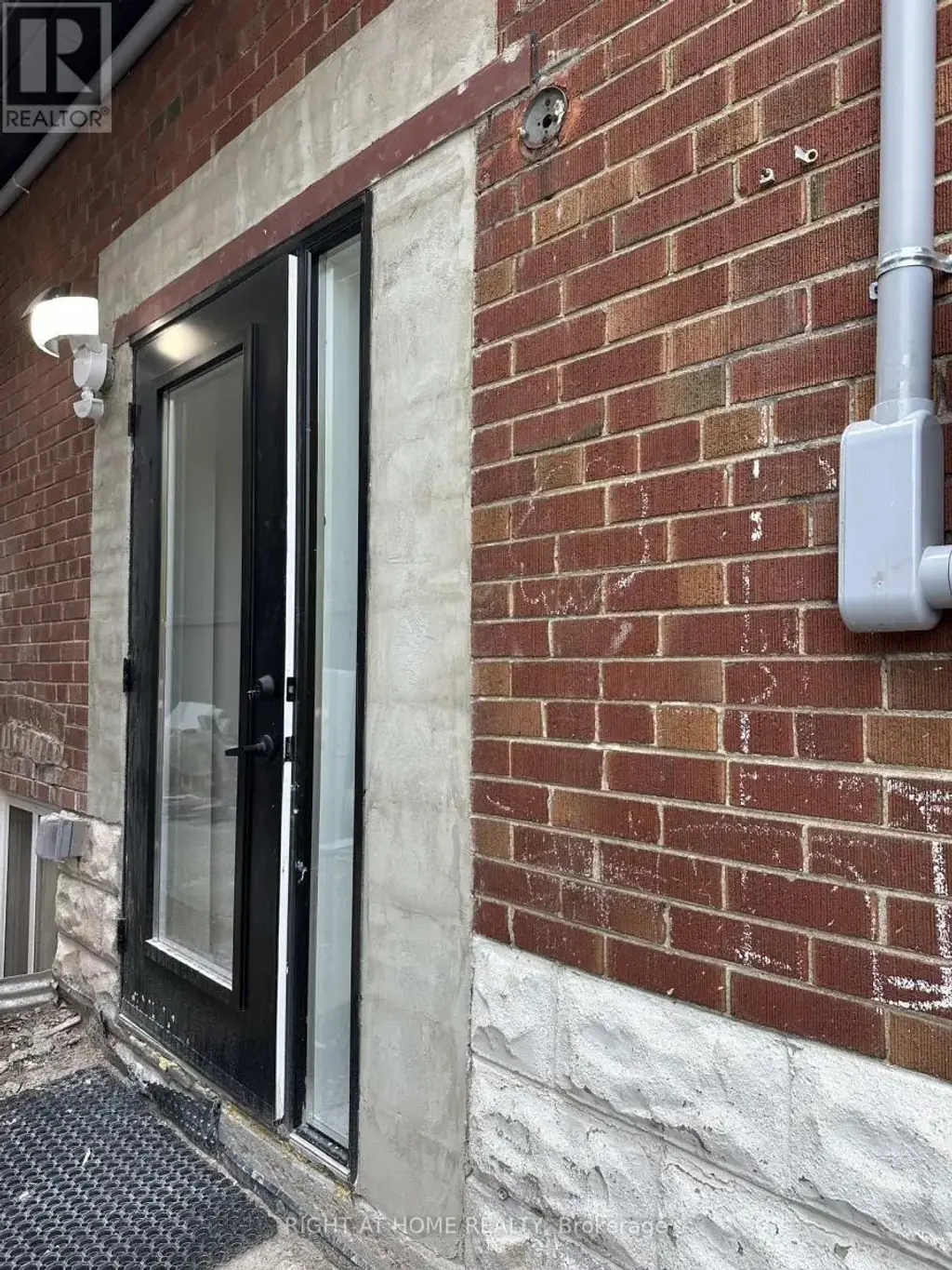 16 Glenside Avenue, Toronto (Greenwood-Coxwell)