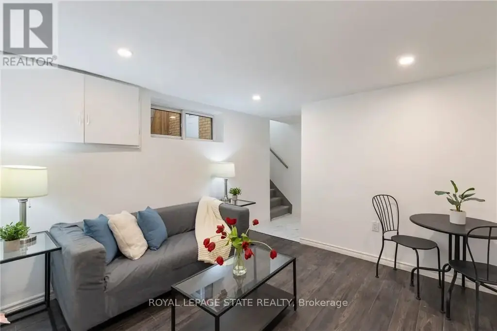 2 - 7 Purdy Crescent, Hamilton (Greeningdon)