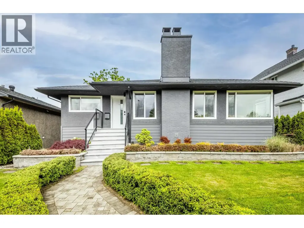 8647 10th Avenue, Burnaby