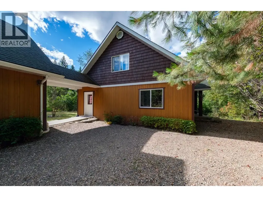 1249 Creighton Valley Road, Lumby