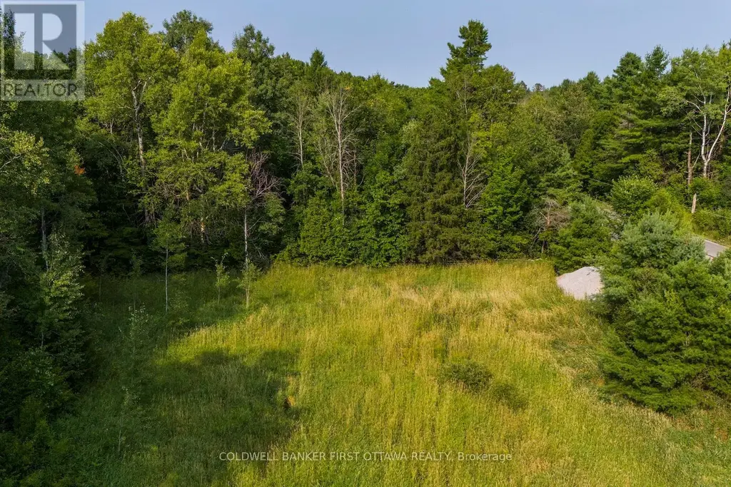 752 Bennett Lake Road, Tay Valley