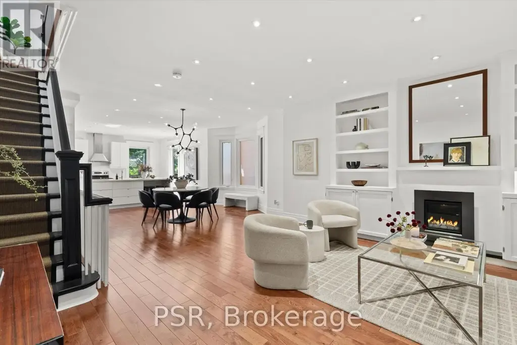 16 Mackenzie Crescent, Toronto (Little Portugal)