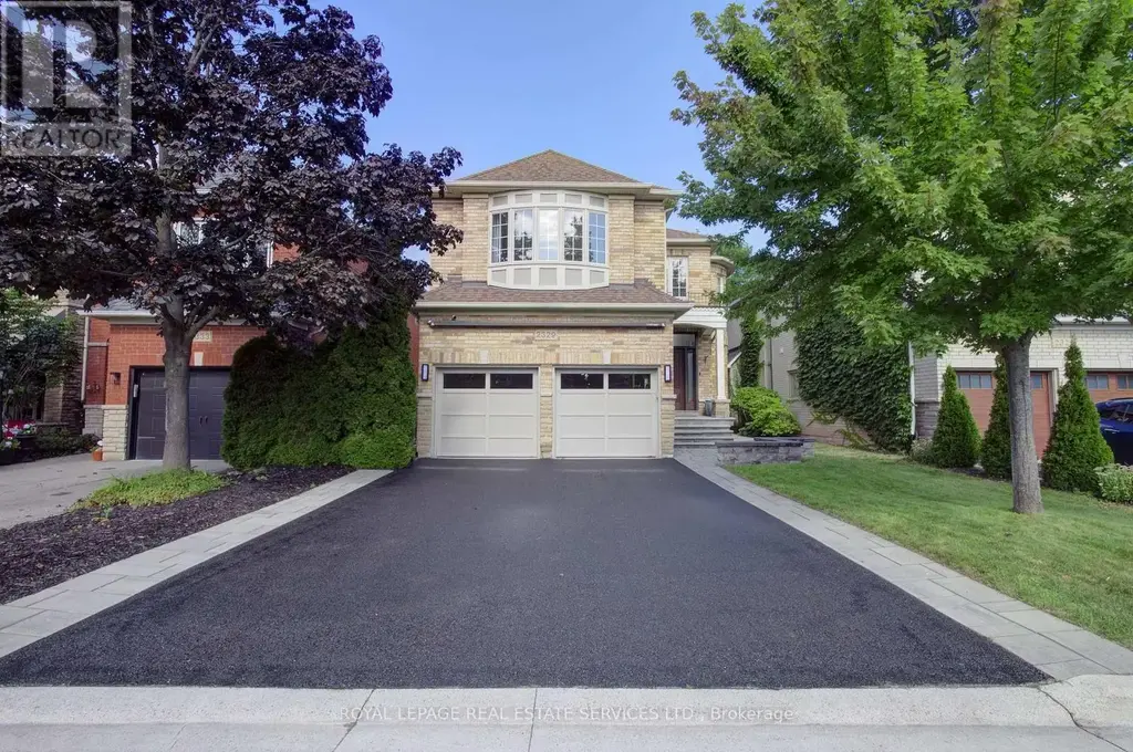 2329 Glenfield Road, Oakville (WT West Oak Trails)