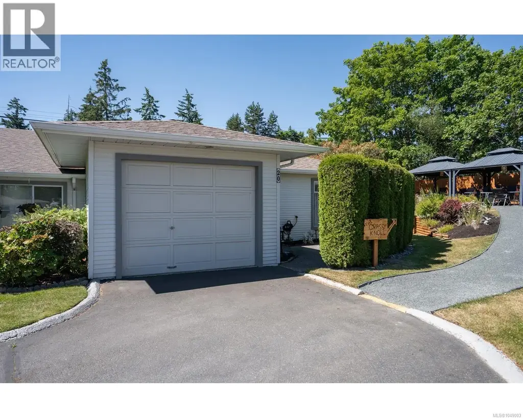 20 450 Bay Ave, Parksville