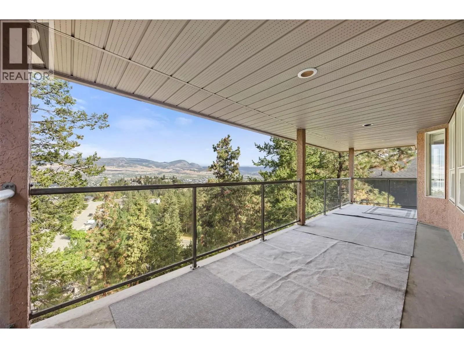 2308 Lillooet Crescent. Kelowna, British Columbia