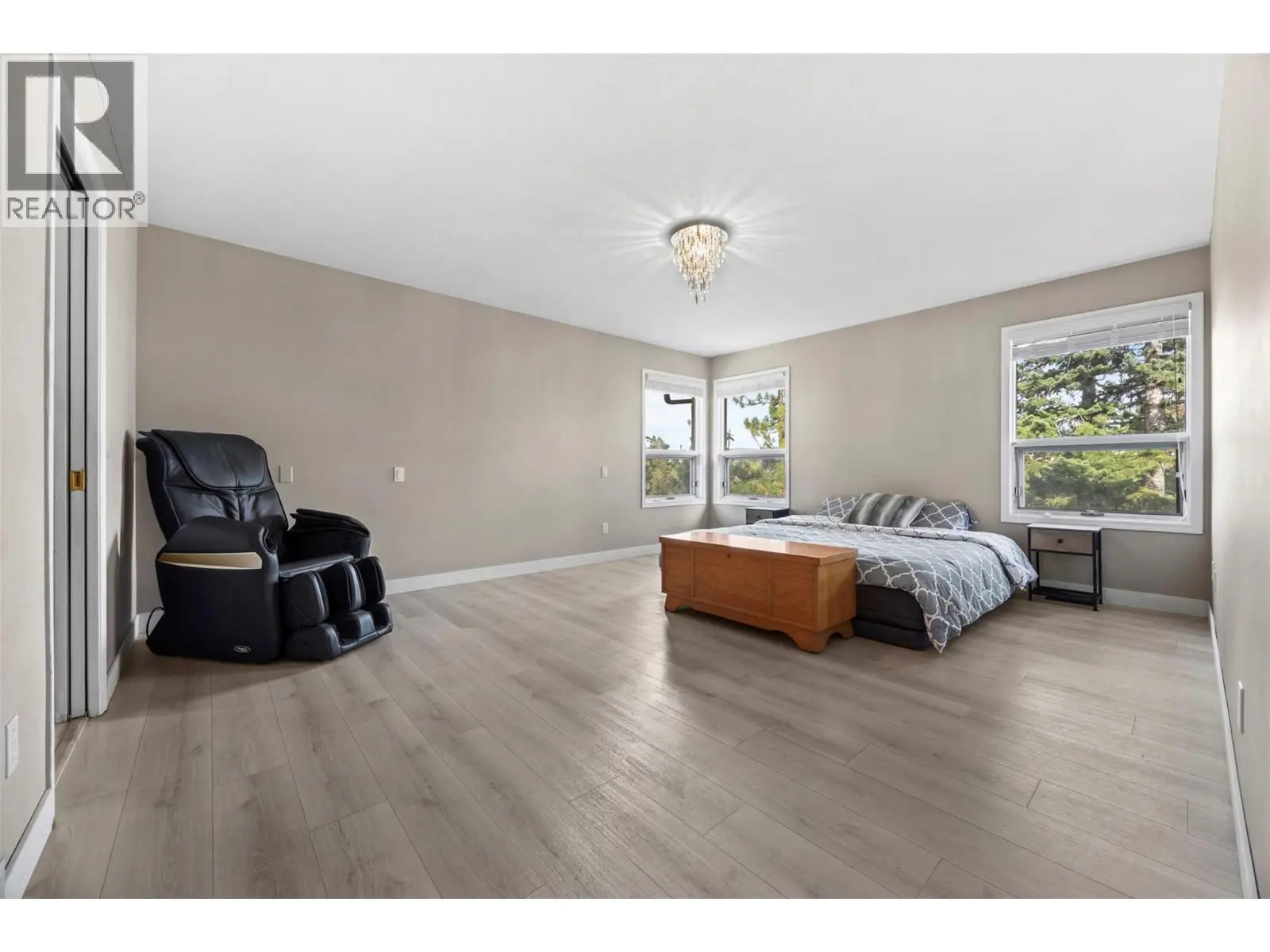 2308 Lillooet Crescent. Kelowna, British Columbia