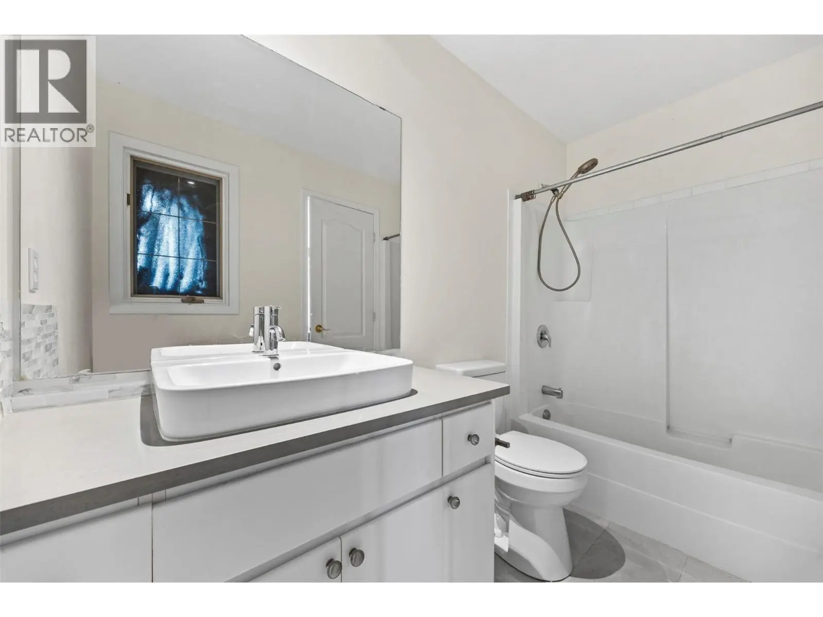 2308 Lillooet Crescent. Kelowna, British Columbia