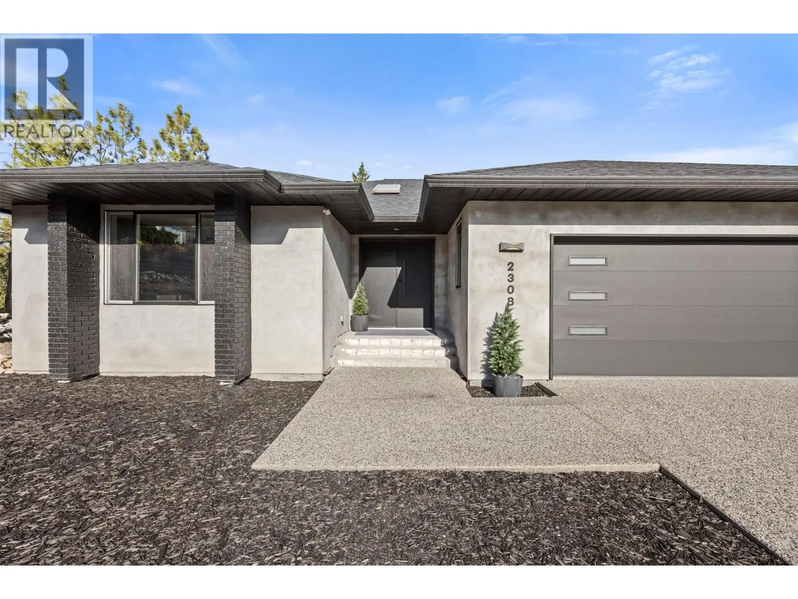 2308 Lillooet Crescent. Kelowna, British Columbia
