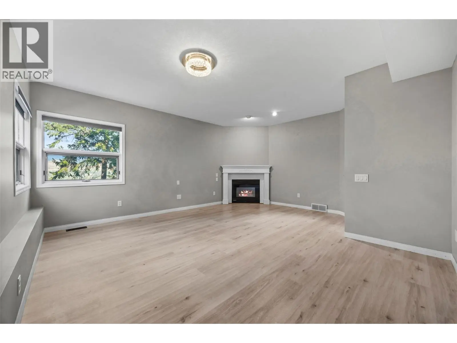 2308 Lillooet Crescent. Kelowna, British Columbia