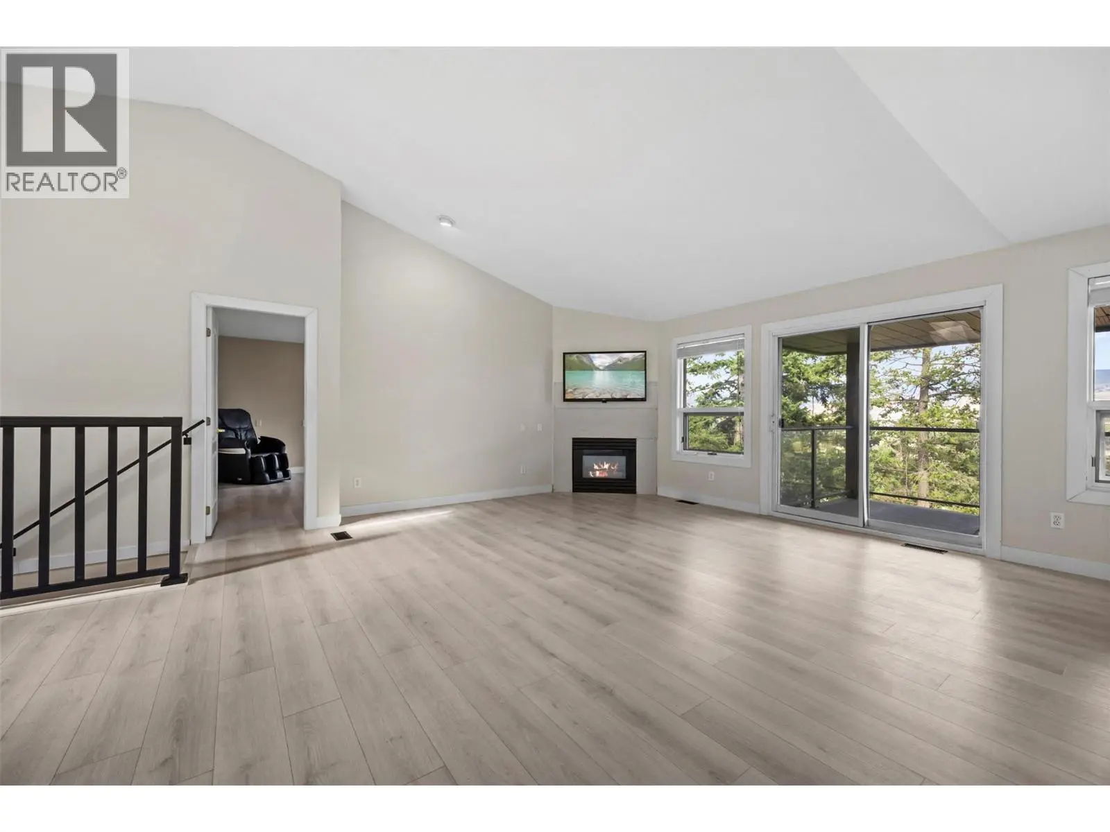 2308 Lillooet Crescent. Kelowna, British Columbia
