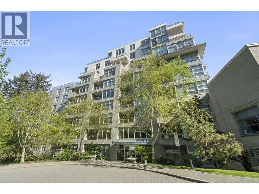 605 9262 University Crescent, Burnaby