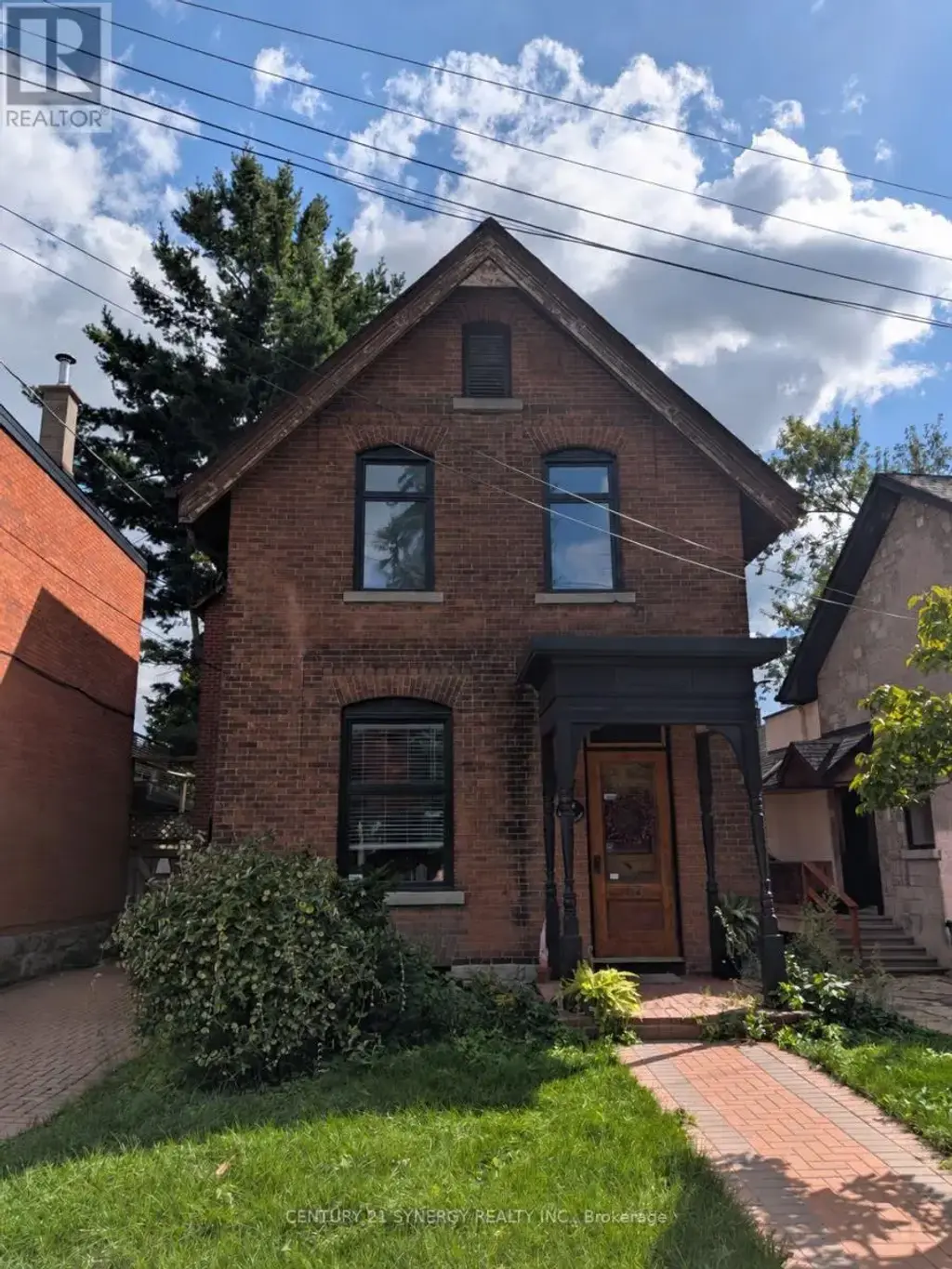 18 Wilton Crescent, Ottawa