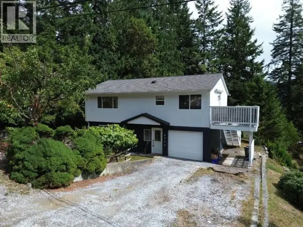 6274 Chilco Ave, Powell River