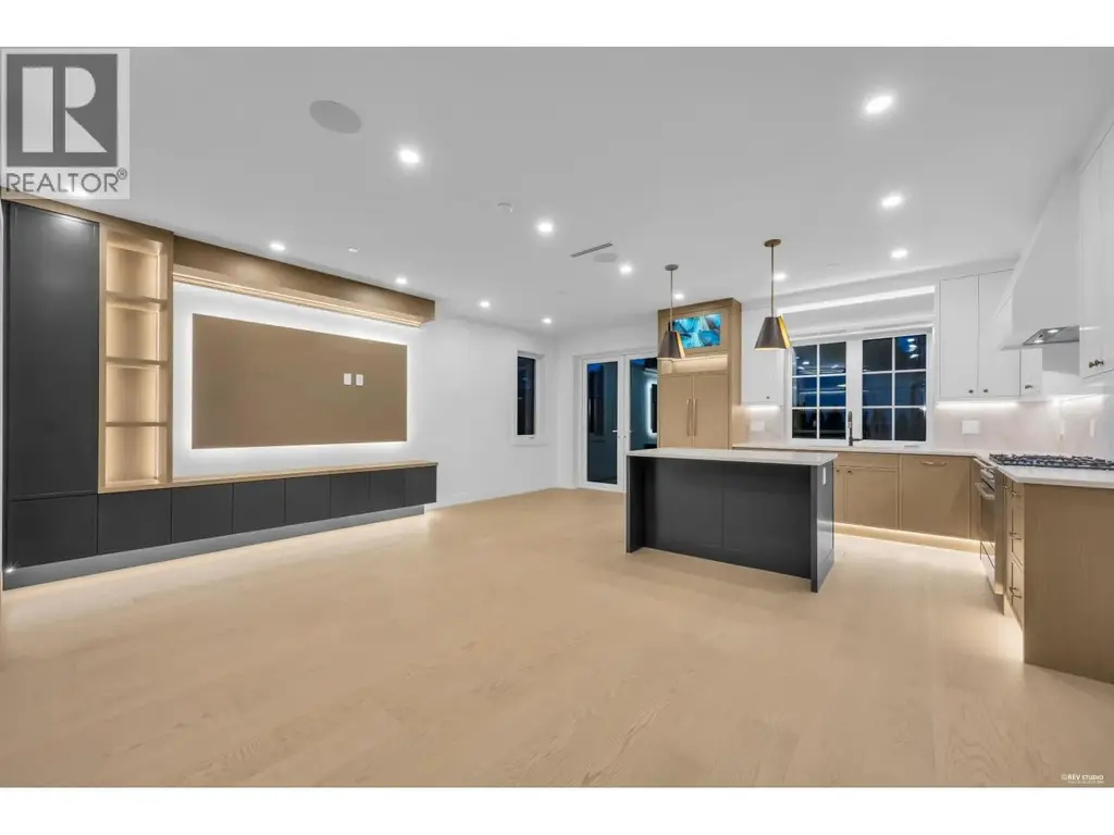 2 5150 Spencer Street, Vancouver