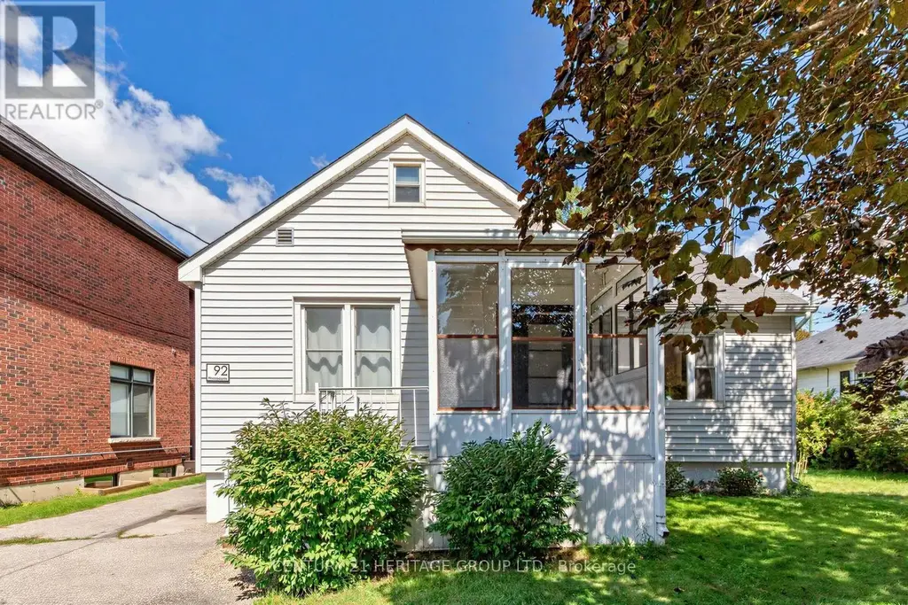 92 Kennedy Street E, Aurora (Aurora Village)