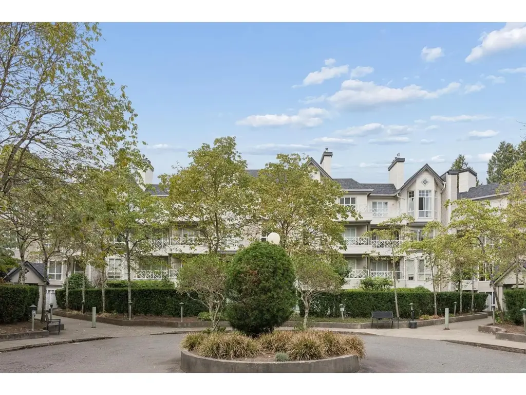 322 9979 140 Street Street, Surrey