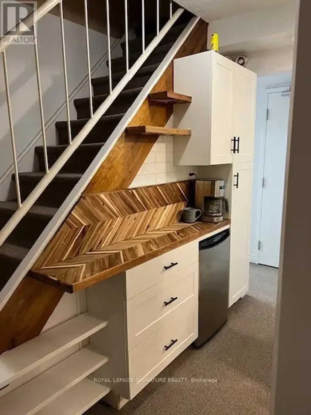 Lower - 208 Carlton Street, Toronto (Cabbagetown-South St. James Town)