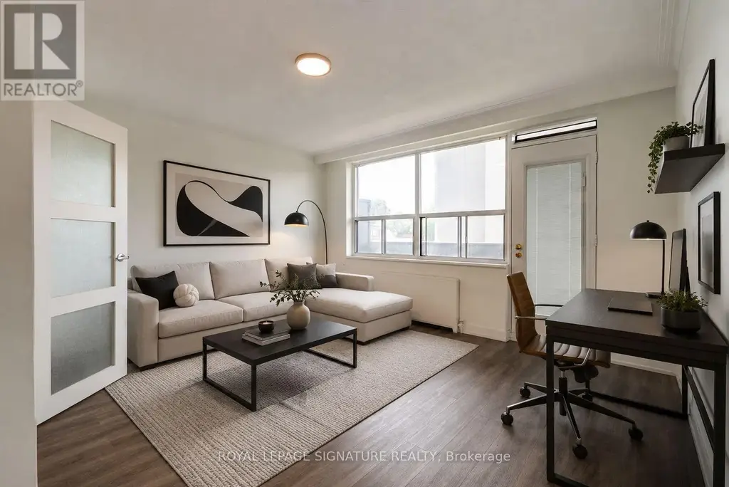 203 - 15 Gamble Avenue, Toronto (East York)