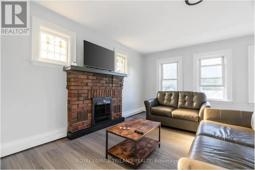9 - 425 Mckenzie Avenue, London South (South F)