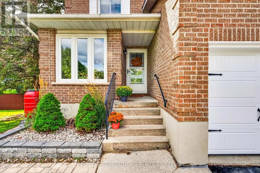 600 Whistler Terrace, Kingston (East Gardiners Rd)