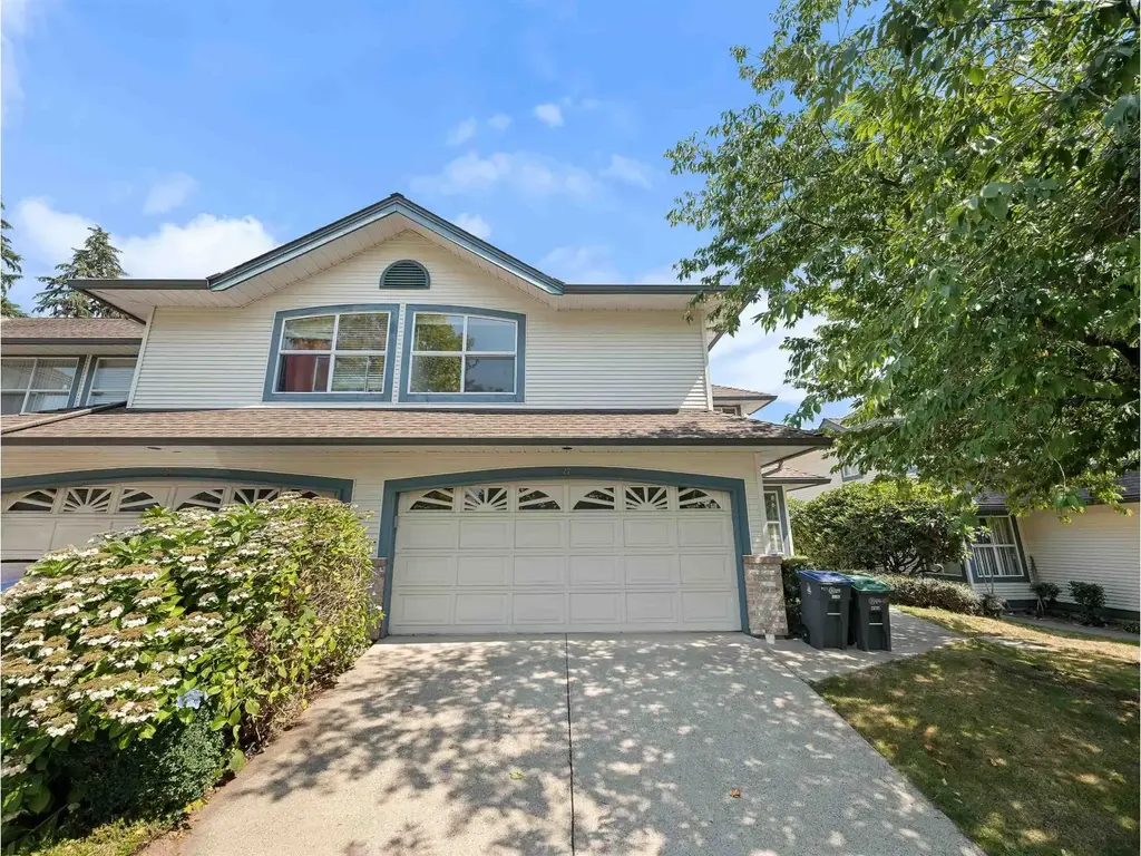 27 7330 122 Street, Surrey