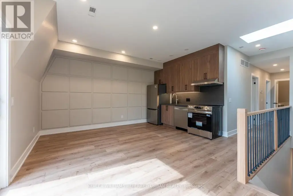 4 - 352 Jones Avenue, Toronto (Blake-Jones)