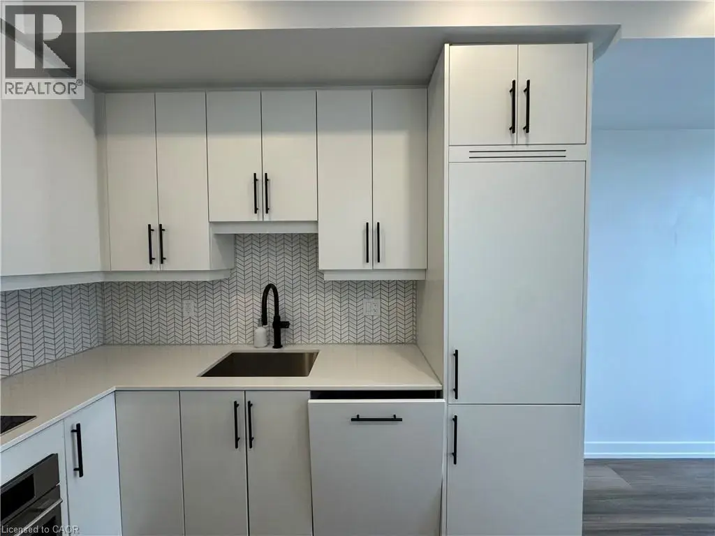 15 Wellington Street Unit# 1701, Kitchener
