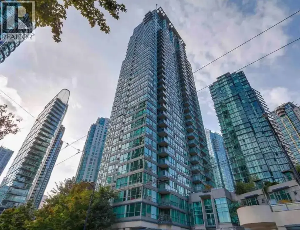 2206 1328 W Pender Street, Vancouver