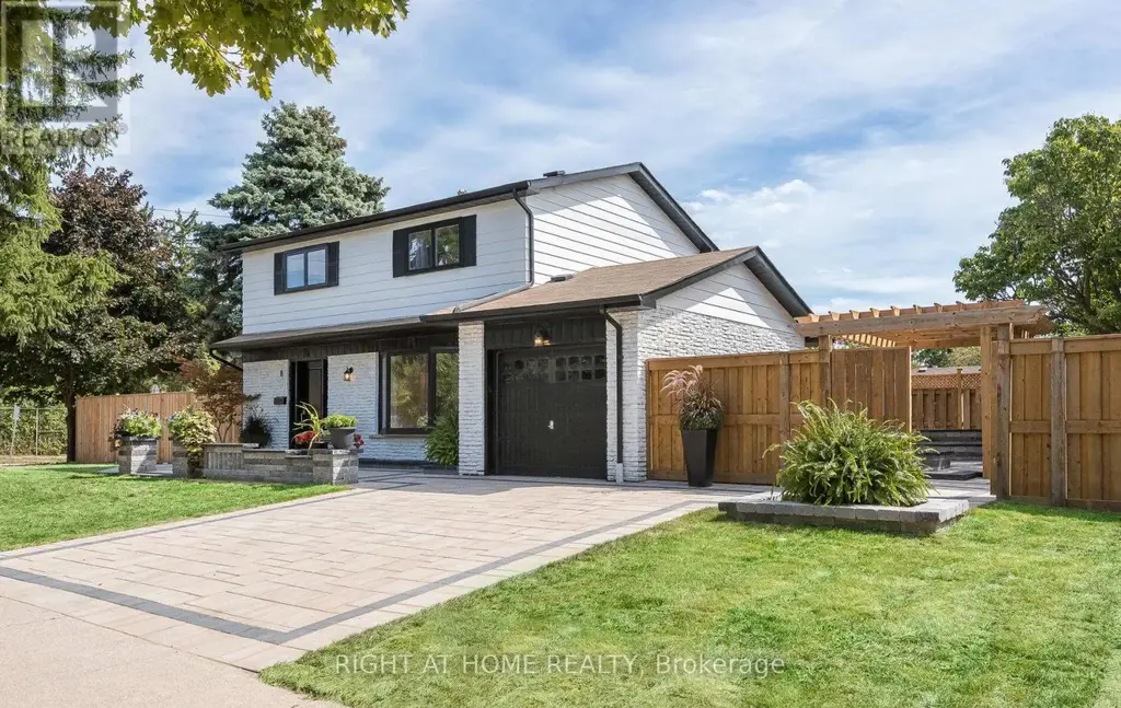 8 Culham Street, Oakville (CP College Park)