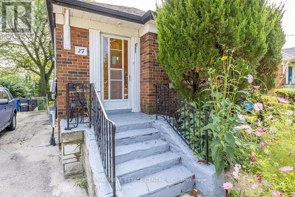 27 Innismore Crescent, Toronto (Wexford-Maryvale)