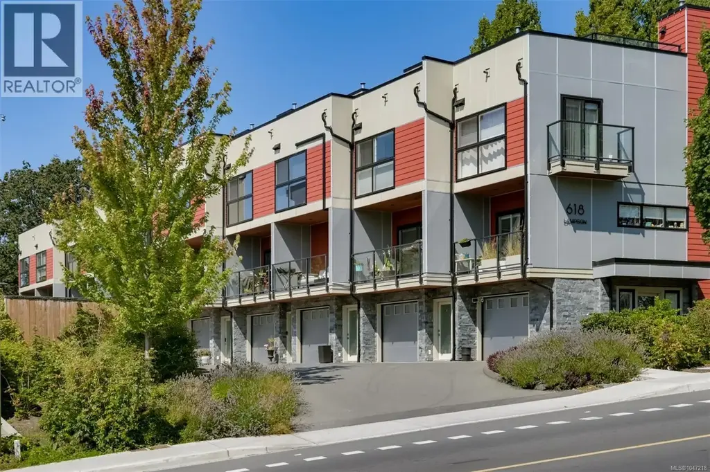6 618 Lampson St, Esquimalt