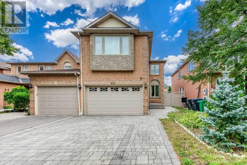 925 Cardington Street, Mississauga (East Credit)