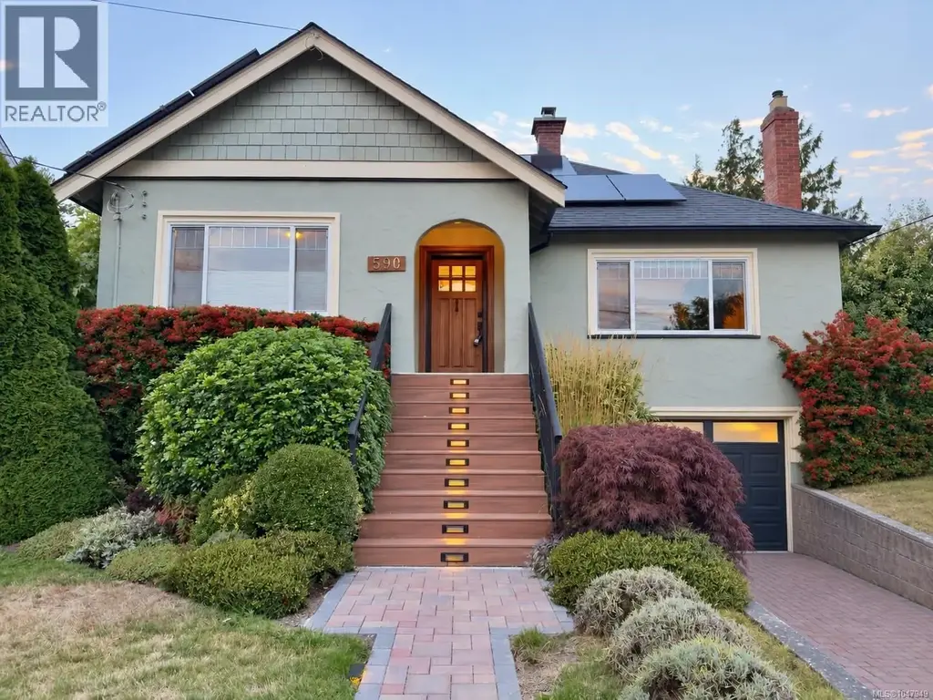 590 Monterey Ave, Oak Bay