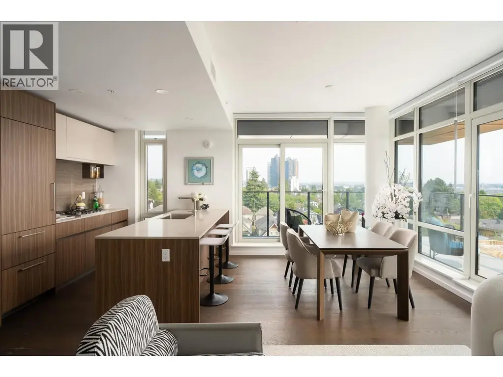 201 8486 Oak Street, Vancouver
