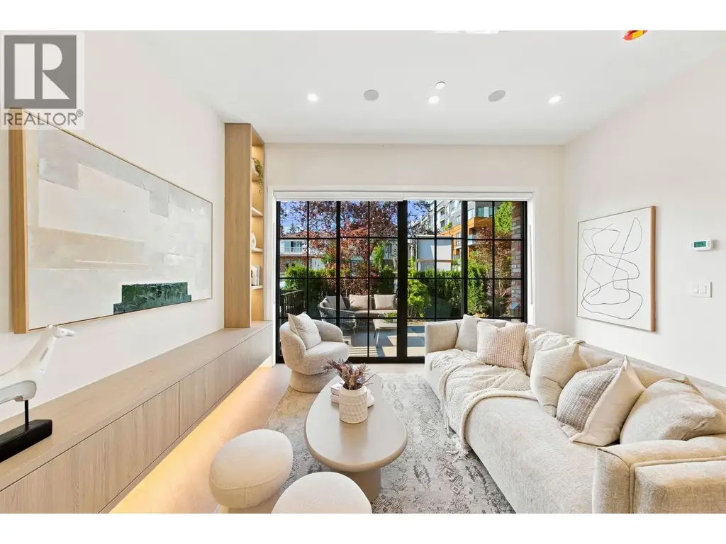 2 646 E 23rd Avenue, Vancouver