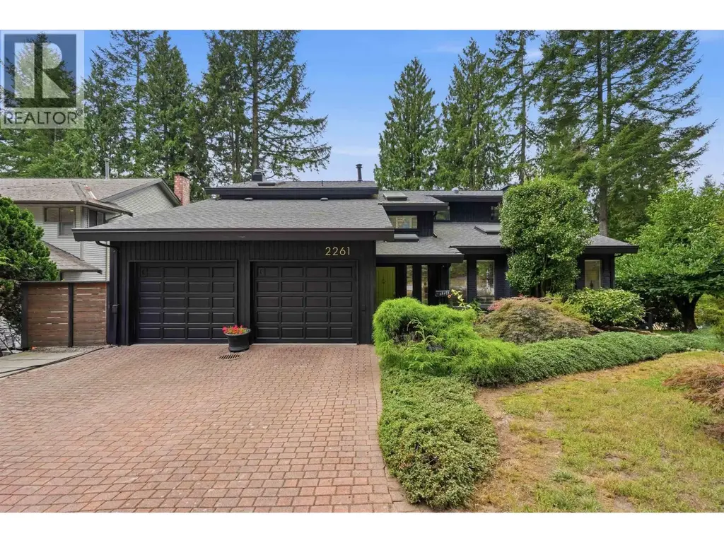 2261 Hill Drive, North Vancouver