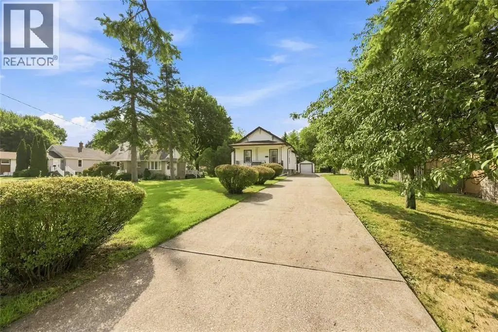 873 Michigan Avenue, Sarnia