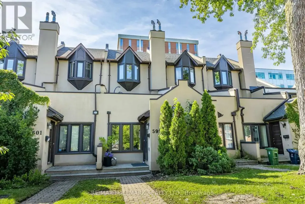 599 Roehampton Avenue, Toronto (Mount Pleasant East)