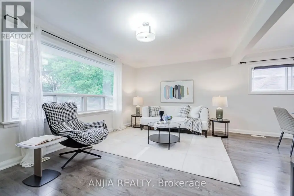 91 Canlish Road, Toronto (Dorset Park)