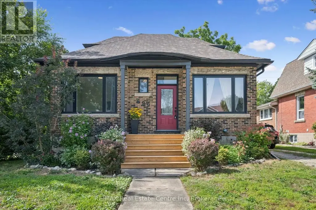 699 St Andrew Street W, Centre Wellington (Fergus)