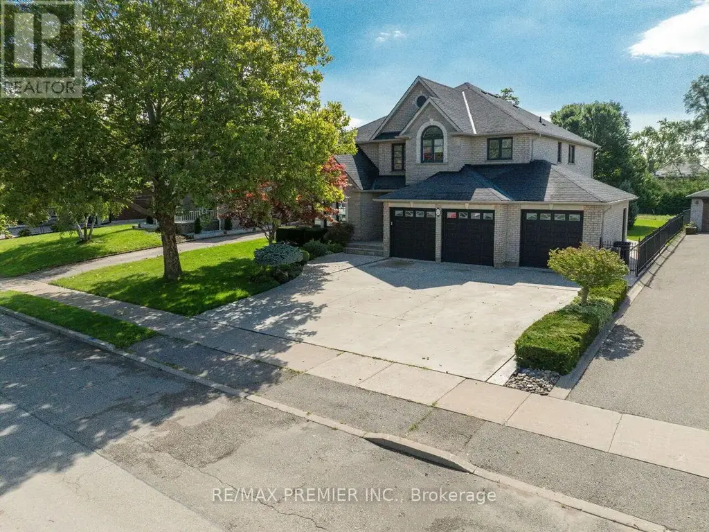 27 Gaydon Avenue, Toronto (Humberlea-Pelmo Park)