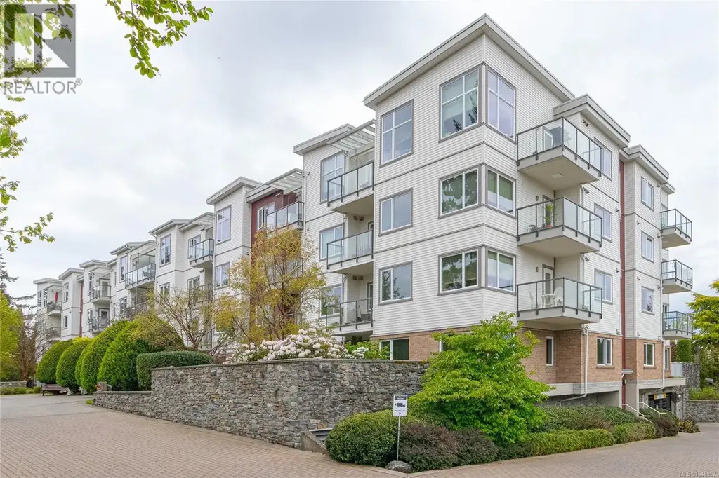 202 4394 West Saanich Rd, Saanich