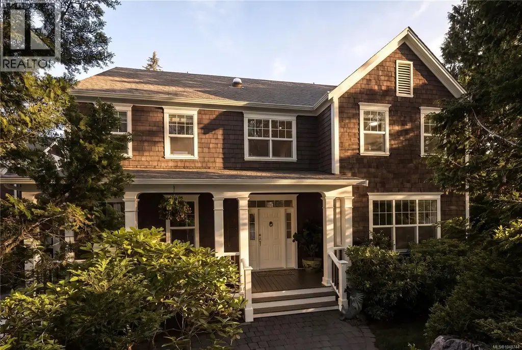 1188 Garden Gate Dr, Central Saanich